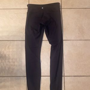 Black lululemon leggings